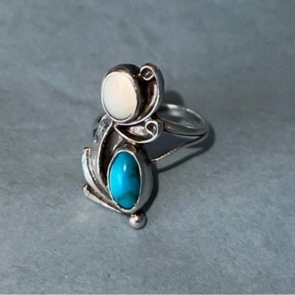 Vintage Sterling Silver (unmarked) Turquoise ring size 4